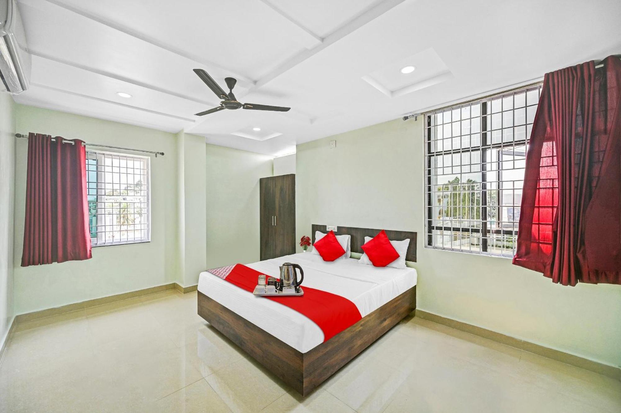 Kurmannapalem Hotel O Vrk Residency מראה חיצוני תמונה