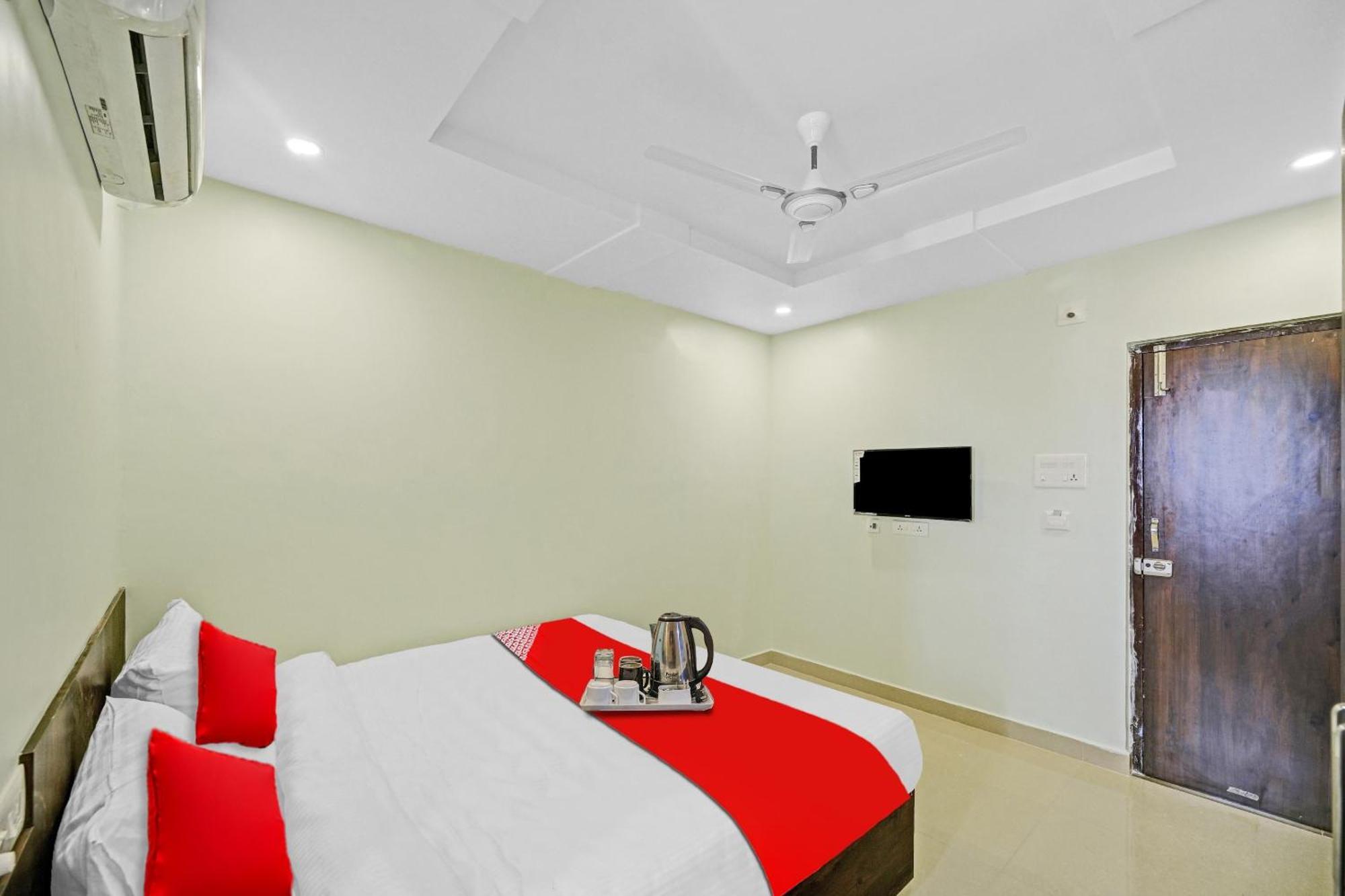 Kurmannapalem Hotel O Vrk Residency מראה חיצוני תמונה