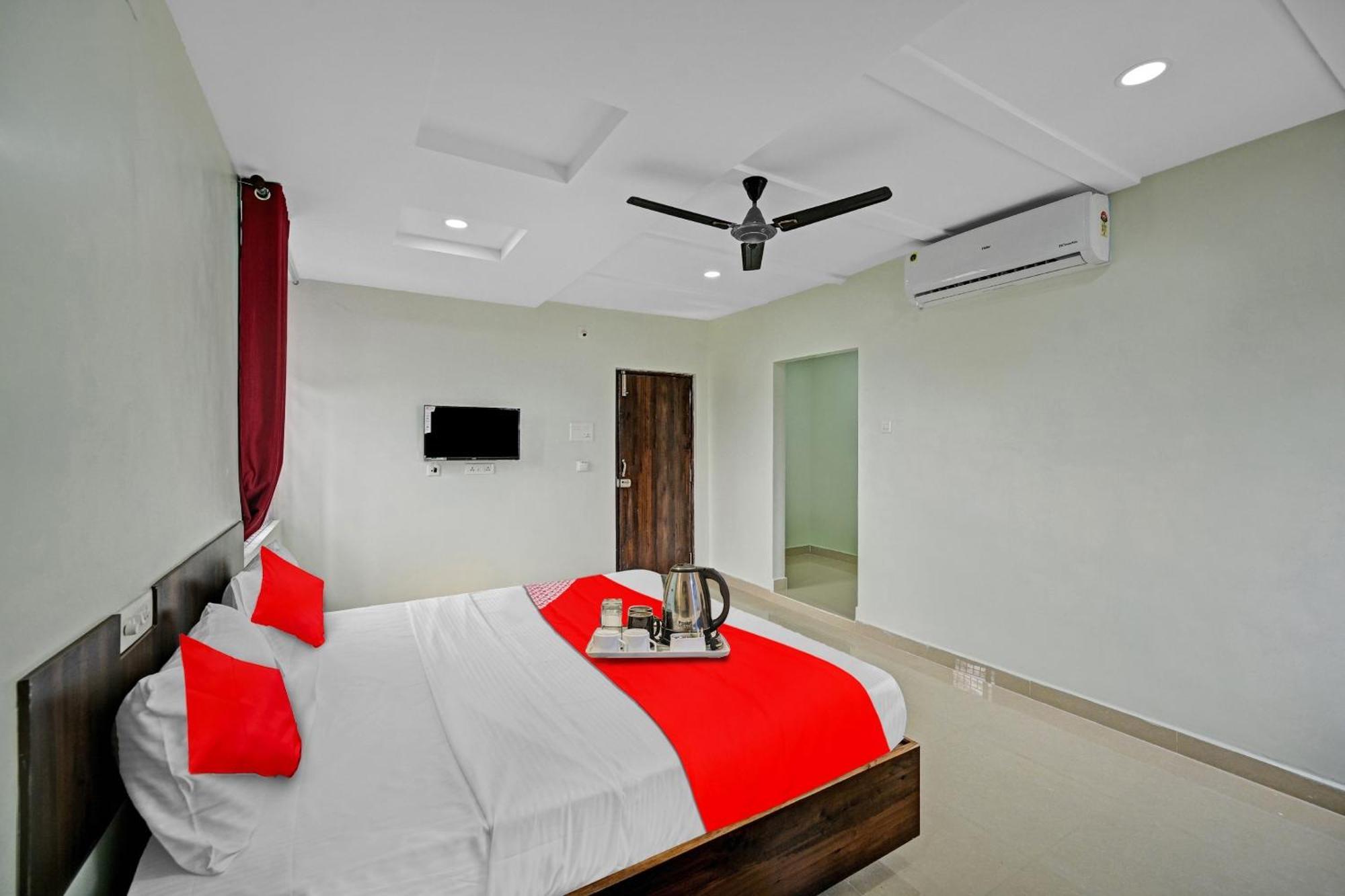 Kurmannapalem Hotel O Vrk Residency מראה חיצוני תמונה