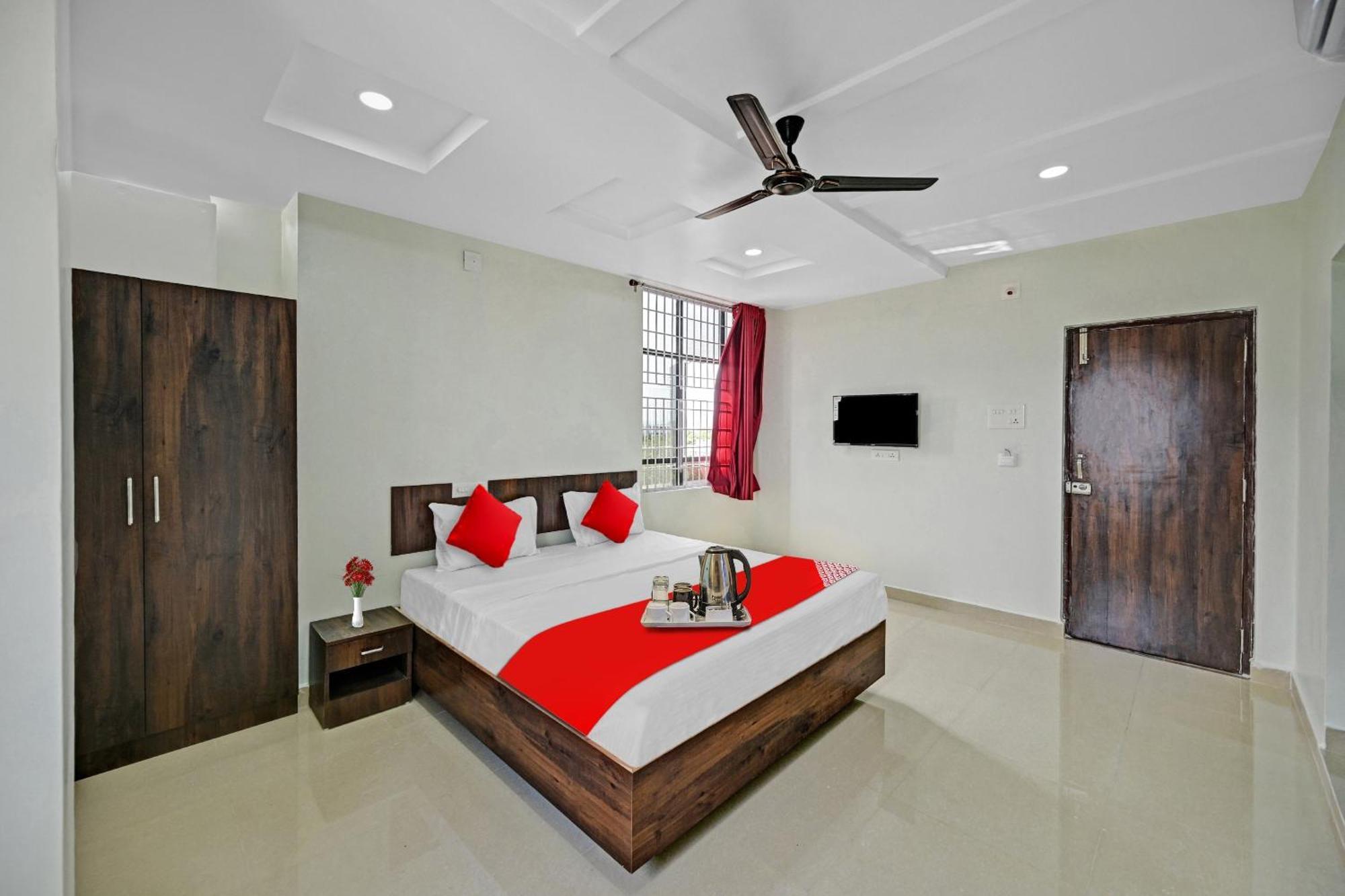 Kurmannapalem Hotel O Vrk Residency מראה חיצוני תמונה