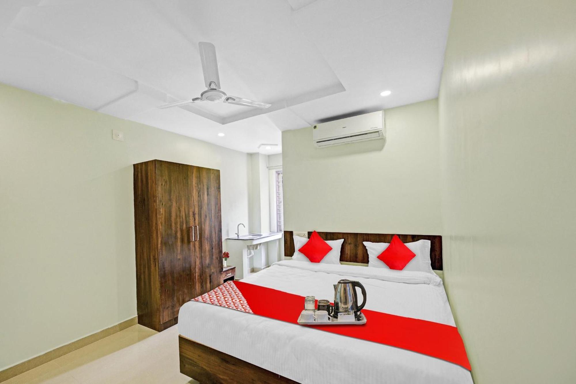Kurmannapalem Hotel O Vrk Residency מראה חיצוני תמונה
