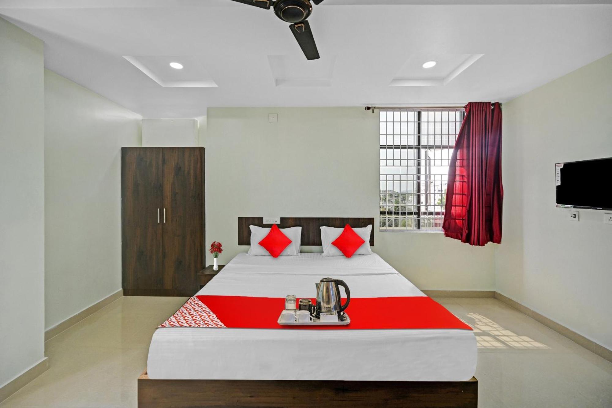 Kurmannapalem Hotel O Vrk Residency מראה חיצוני תמונה