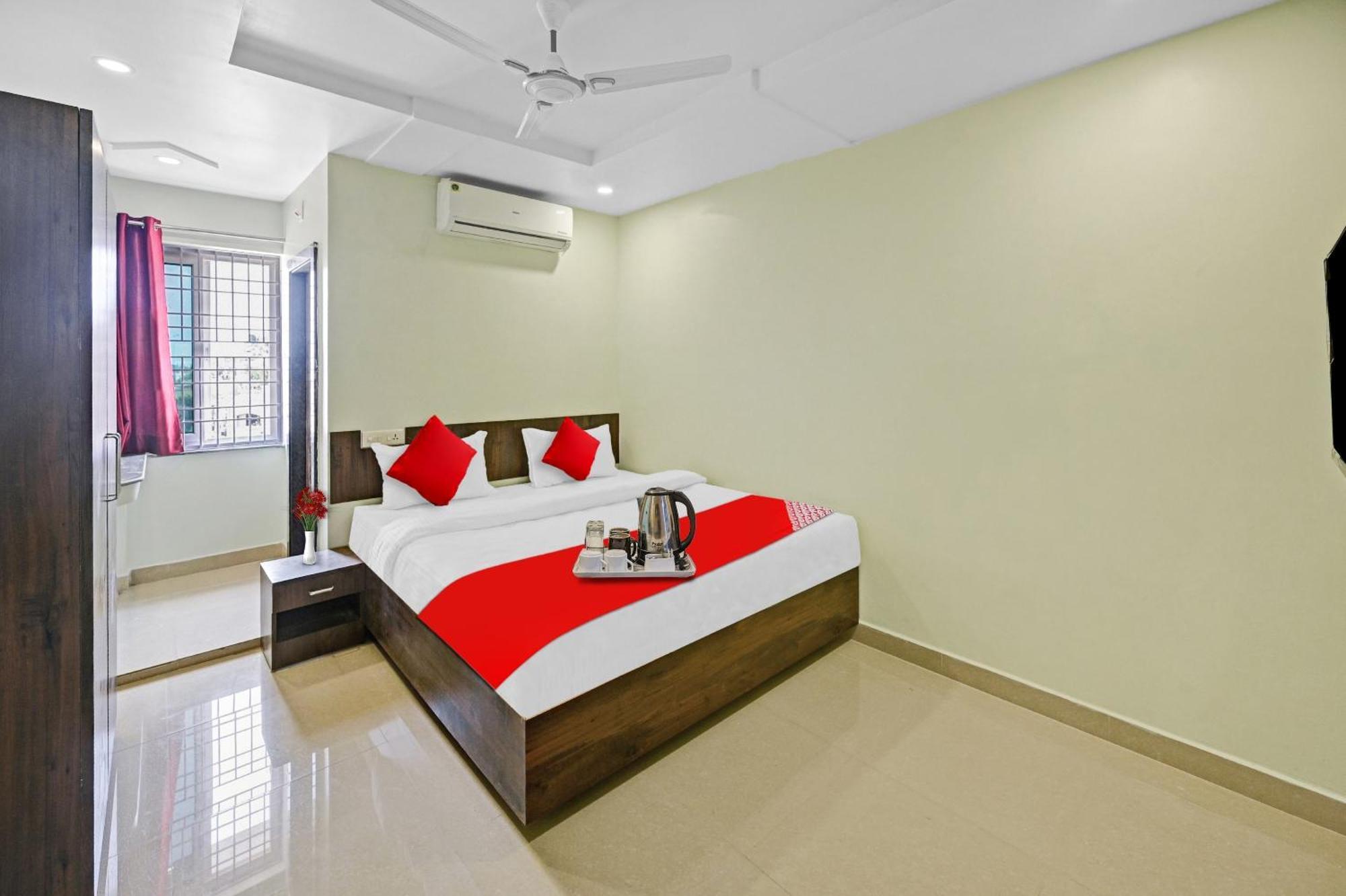 Kurmannapalem Hotel O Vrk Residency מראה חיצוני תמונה
