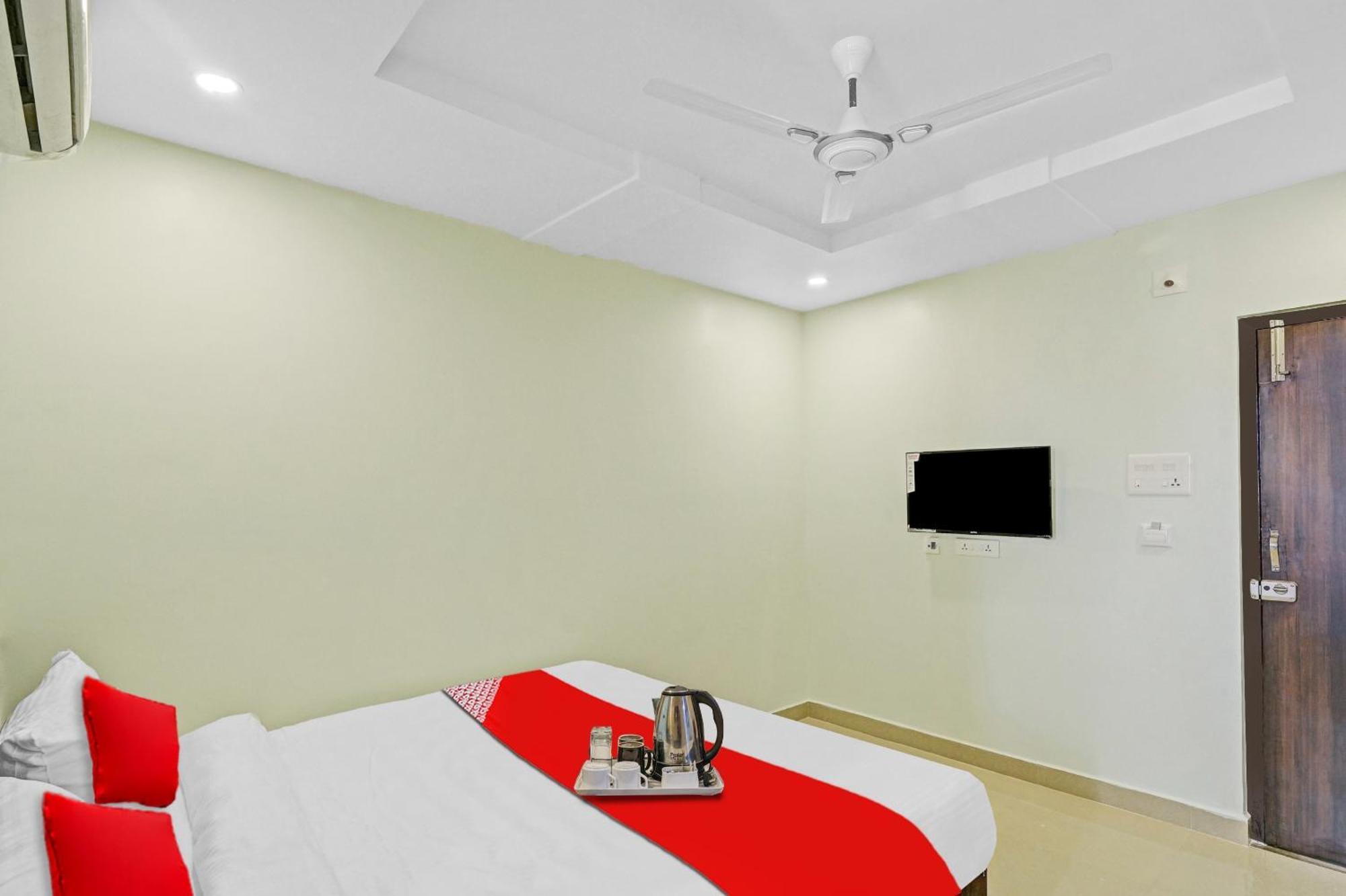 Kurmannapalem Hotel O Vrk Residency מראה חיצוני תמונה