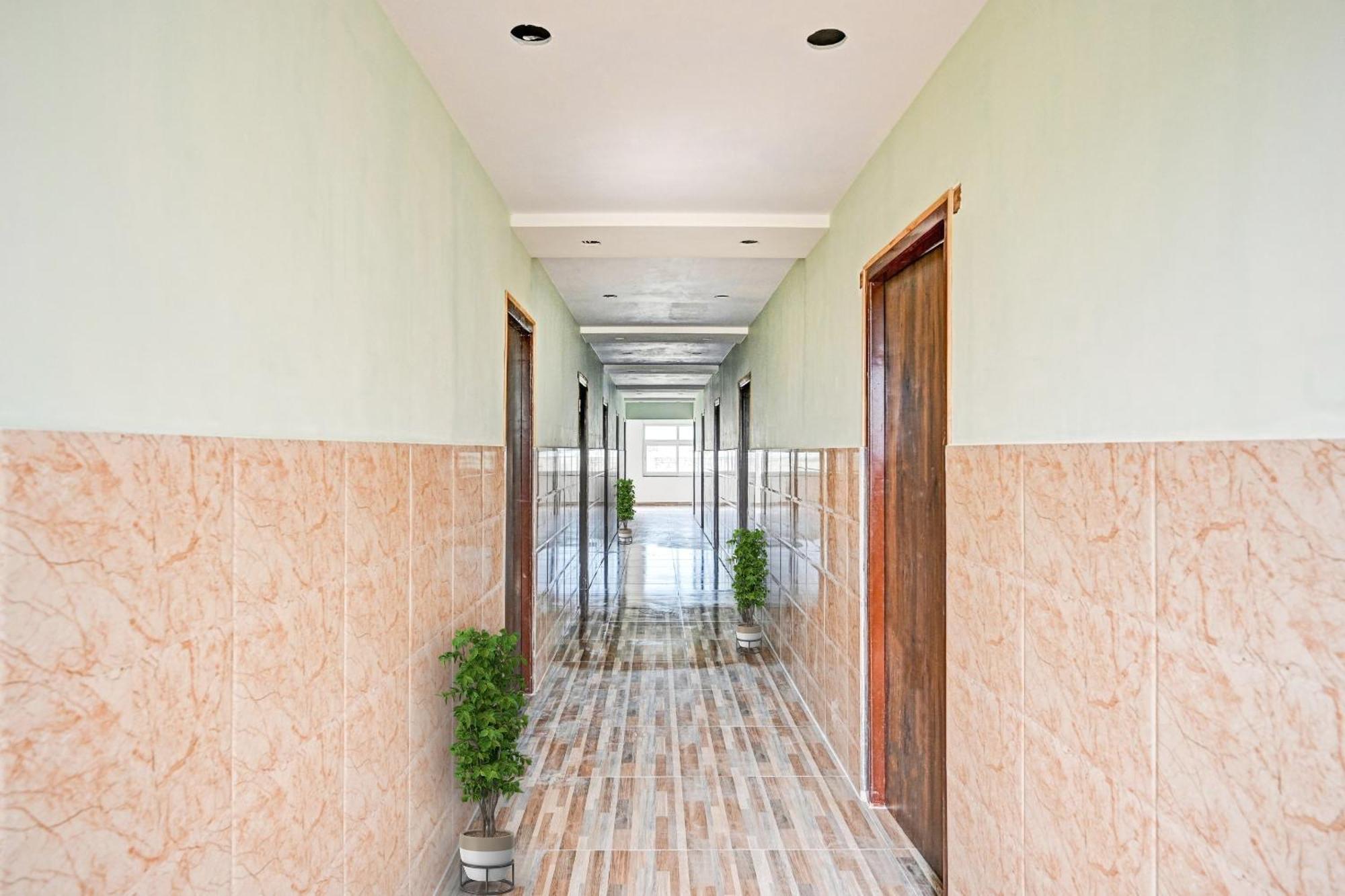 Kurmannapalem Hotel O Vrk Residency מראה חיצוני תמונה