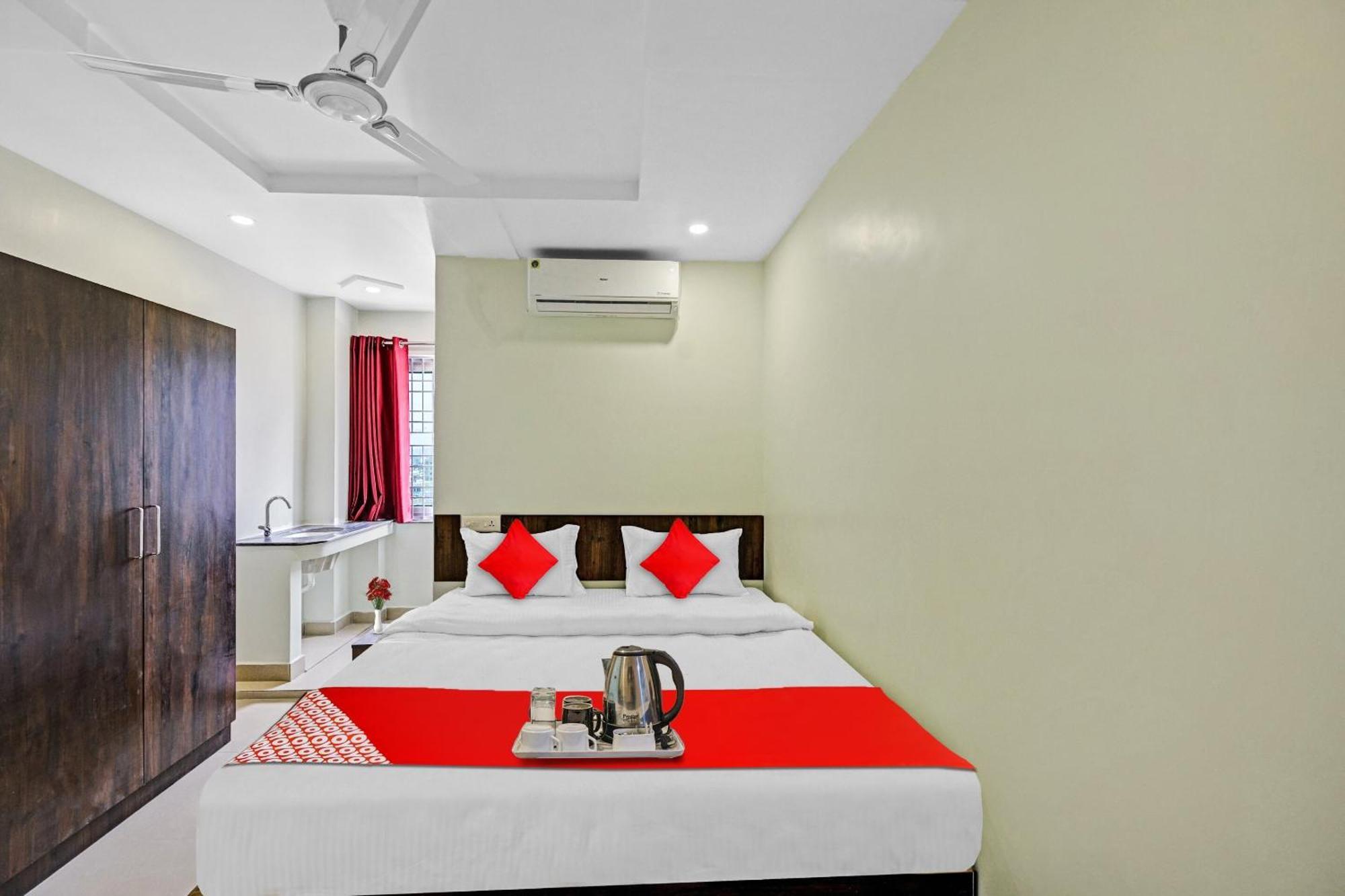 Kurmannapalem Hotel O Vrk Residency מראה חיצוני תמונה