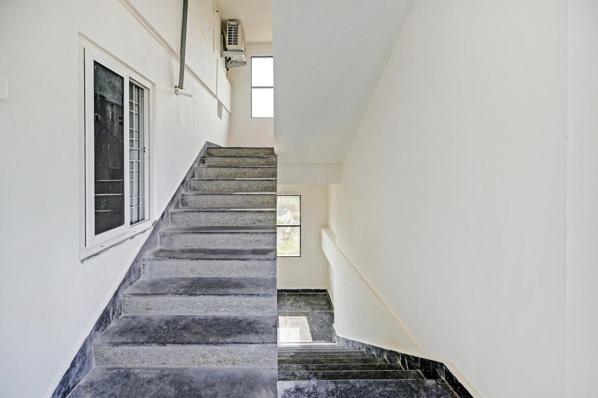 Kurmannapalem Hotel O Vrk Residency מראה חיצוני תמונה